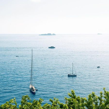 Casa Intiso - Two Double Bedroom Apartment Positano Buitenkant foto